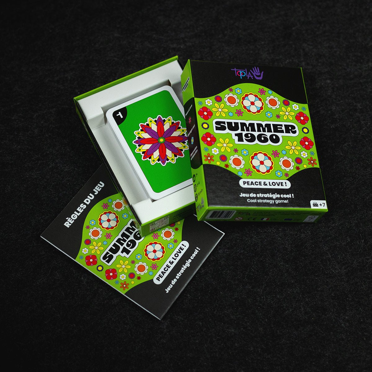 la boite de jeu summer est ouverte mettant en évidence les cartes